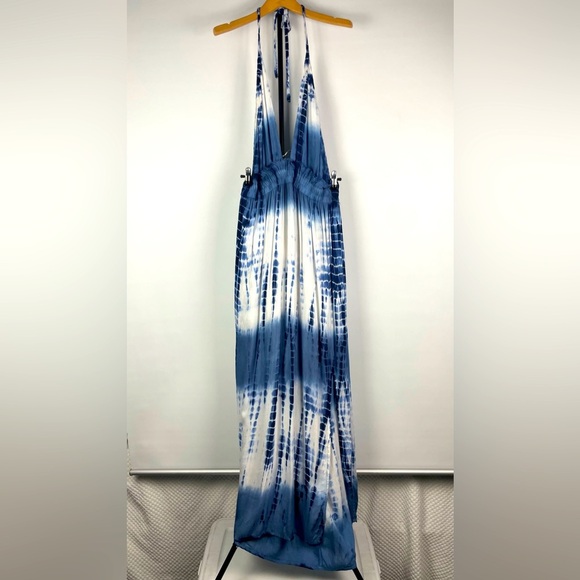 En Creme Dresses & Skirts - En Creme Blue White Tie Dye Triangle Bust Elastic Waist Rayon Maxi Halter Dress